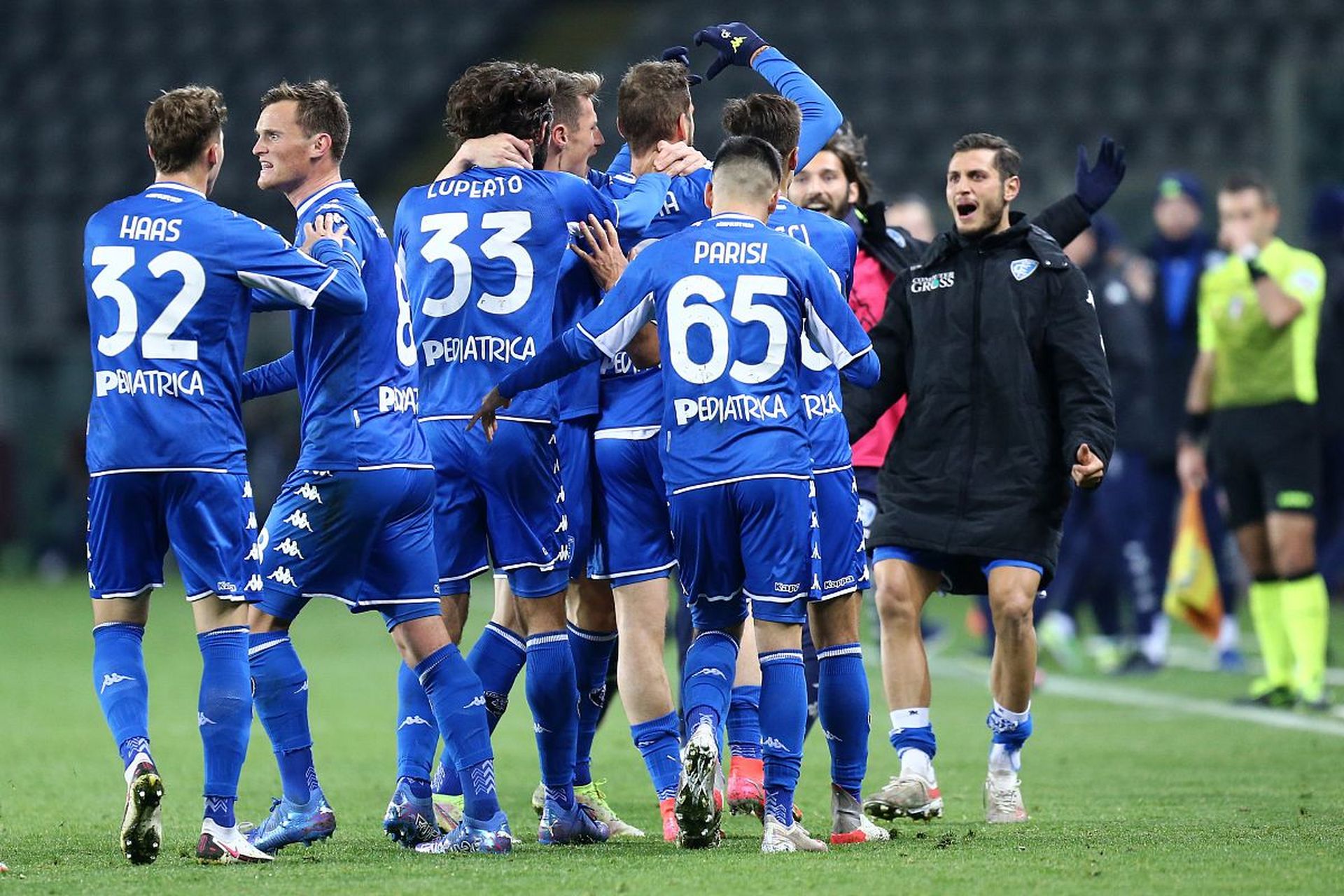 球队的绝对 球队的绝对